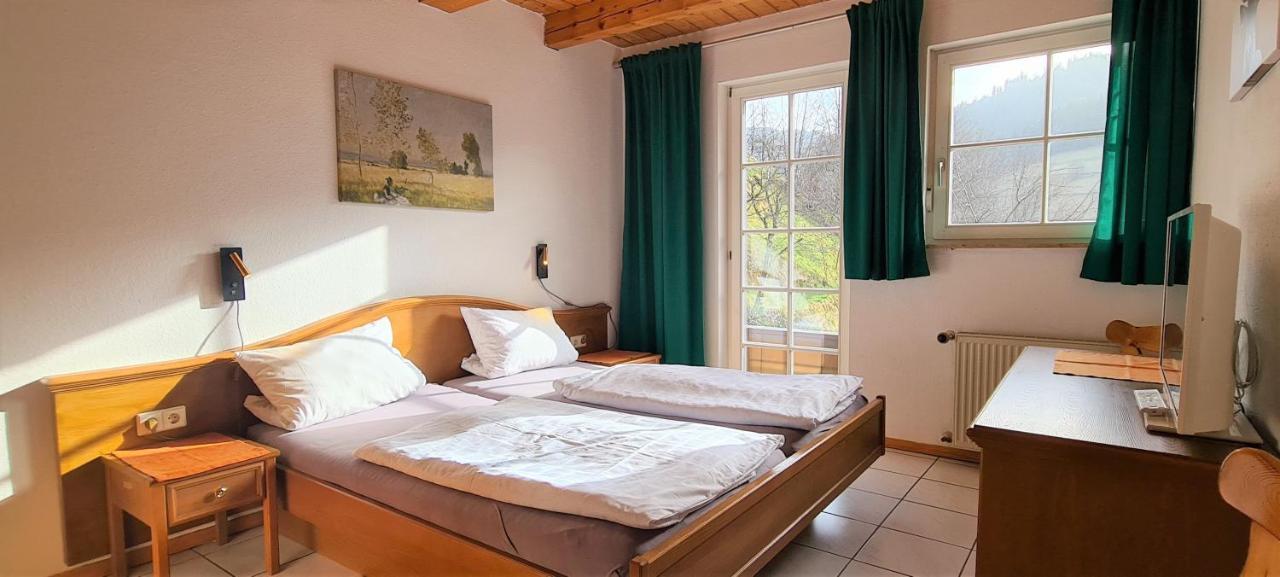 Ehrenmaettlehof Faisst Aparthotel บาด ปีเตอร์สตัล กรีสบาค ภายนอก รูปภาพ